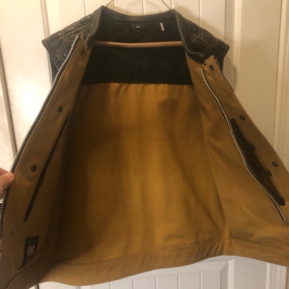 First mfg leather and canvas vest - Picture 6 of 7